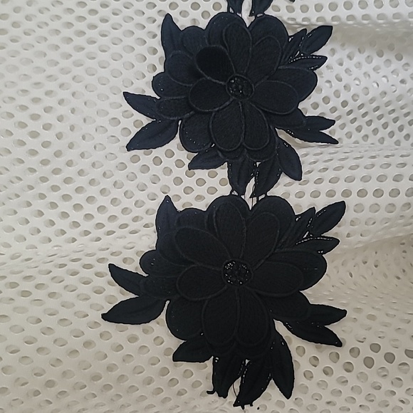 NWT Gracia White Eyelet Peplum Top - Picture 2 of 5